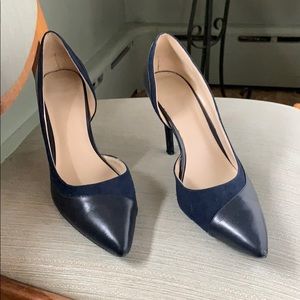 Women’s navy pumps